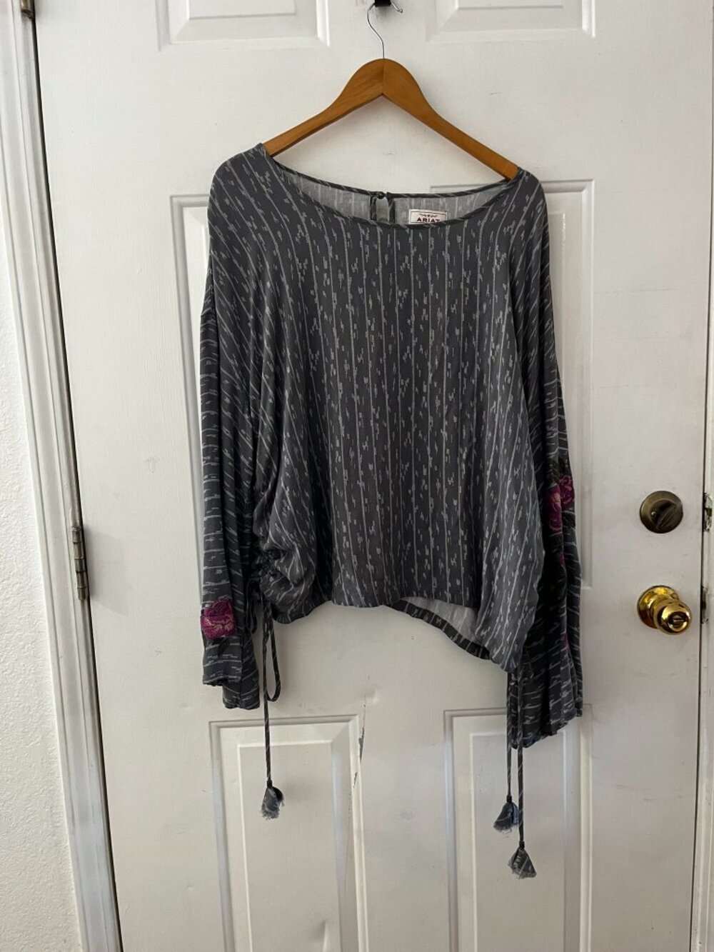 Ariat Woman's Plus-Size Gray Embroider Bell Sleeves Boho Festival Tunic Sz 2x